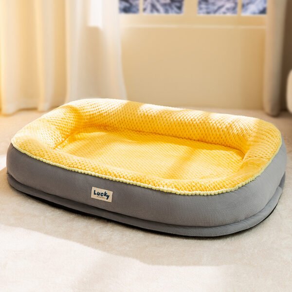 LUCKY Sweet Dream Runway Pet Bed