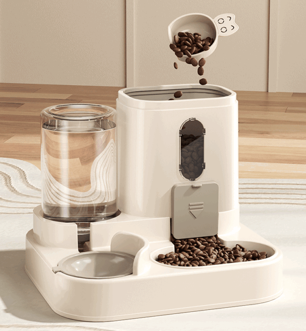 Water and Food Integrated Feeder