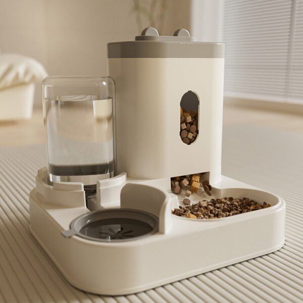 Water and Food Integrated Feeder
