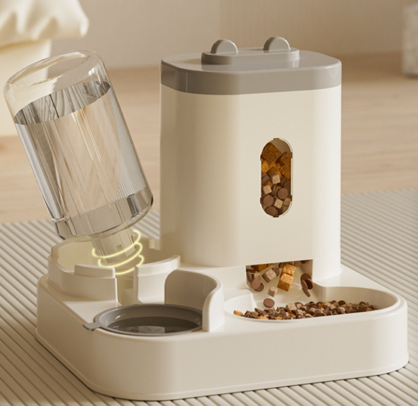 Water and Food Integrated Feeder