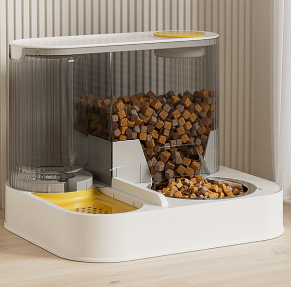 Water and Food Integrated Feeder