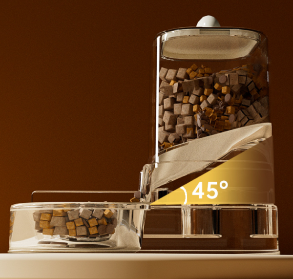 Cloud-shaped integrated water and feeder