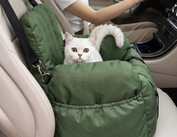 Durable, minimalist solid-color pet carrier bag