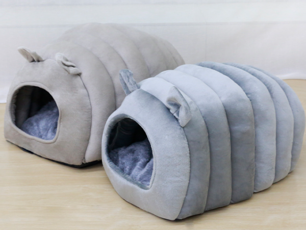 Semi-enclosed deep-sleep cat bed